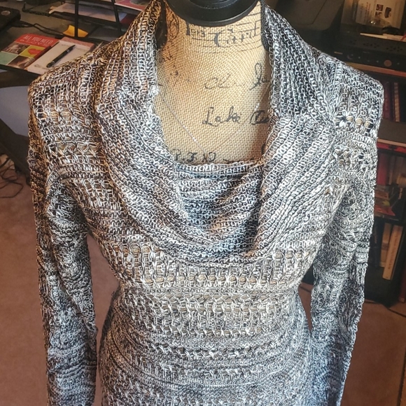 Vanity cowl neck sweater with fringe size Large - Picture 3 of 12